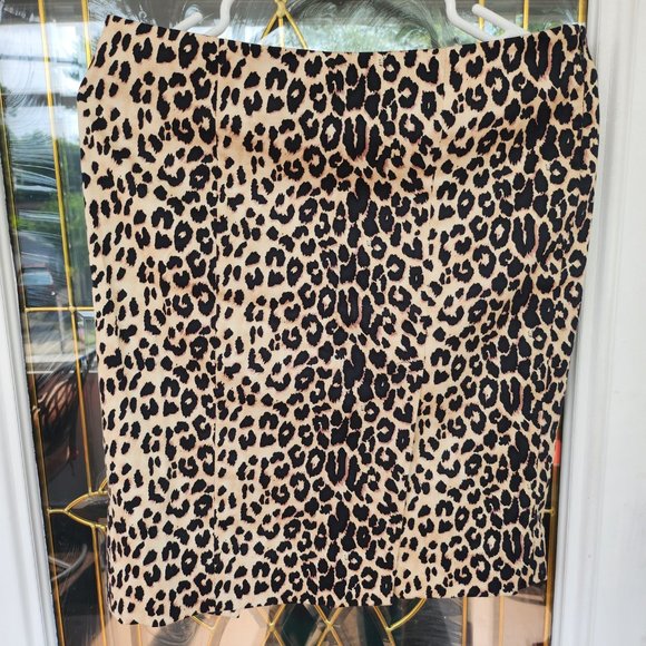 Leopard Print Strapless Top with Matching Skirt by Bebe, Size SX, Good condition - Picture 2 of 6